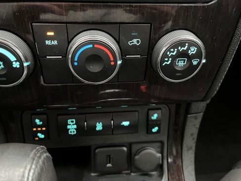 Used 2017 Chevrolet Traverse LT w/ Style and Technology Package image 36