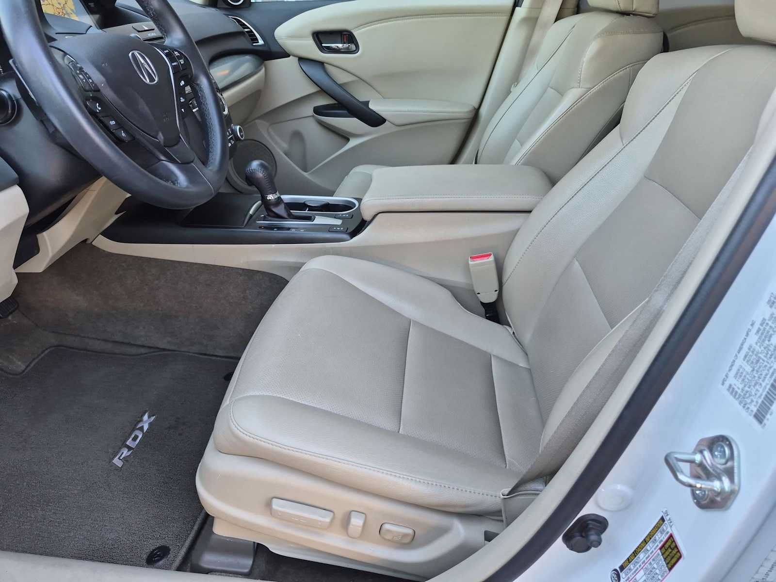 Used 2017 Acura RDX w/ Technology Package AWD/4WD image 16