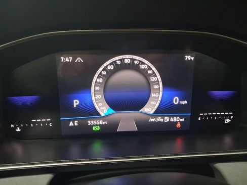 Used 2025 Volkswagen Jetta SE FWD image 2