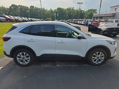 Used 2023 Ford Escape Active AWD/4WD image 2