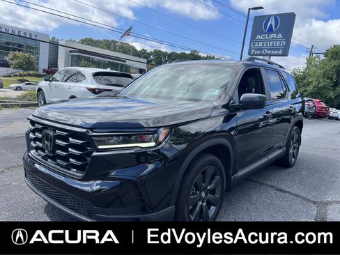 Used 2025 Honda Pilot Sport image 1