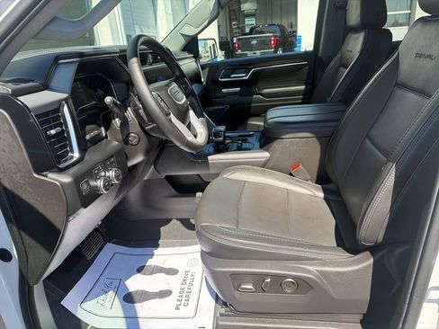 Used 2024 GMC Sierra 1500 Denali w/ Denali Reserve Package AWD/4WD image 12
