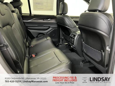 New 2025 Jeep Grand Cherokee Limited w/ Luxury Tech Group II image 13