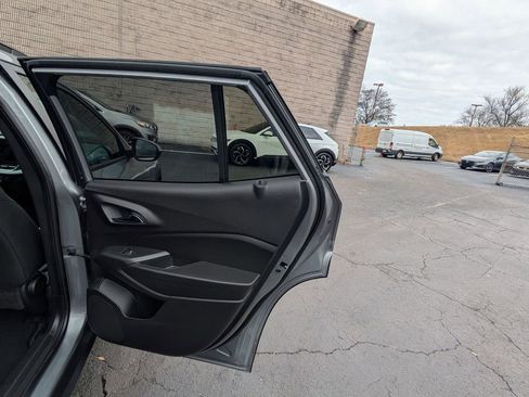 Used 2025 Chevrolet Trax LT w/ LT Convenience Package image 23