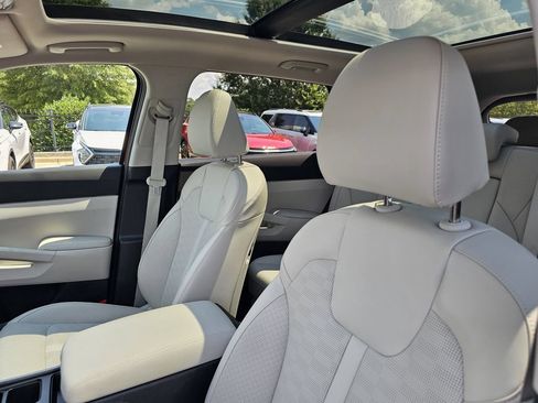 Used 2025 Kia Sorento S w/ Panoramic Sunroof Package FWD image 20
