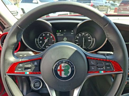 Used 2019 Alfa Romeo Giulia AWD image 20