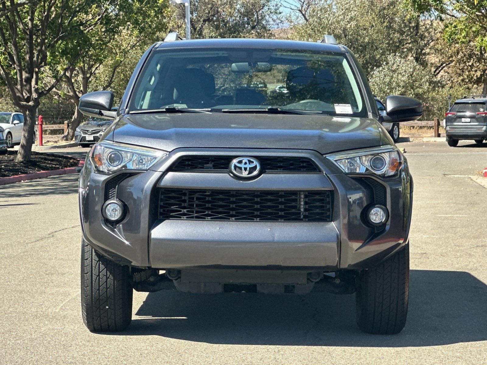 Used 2018 Toyota 4Runner SR5 AWD/4WD image 9