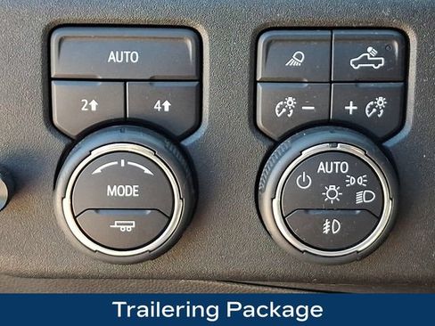 Used 2022 Chevrolet Silverado 1500 LTZ w/ LTZ Convenience Package II AWD/4WD image 9