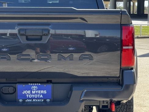 New 2026 Toyota Tacoma TRD Off-Road AWD/4WD image 9