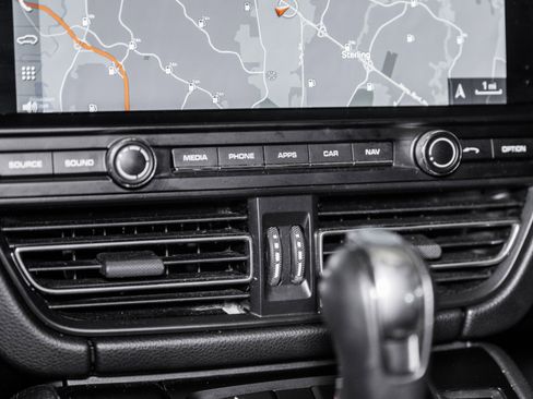 Used 2021 Porsche Macan S image 38