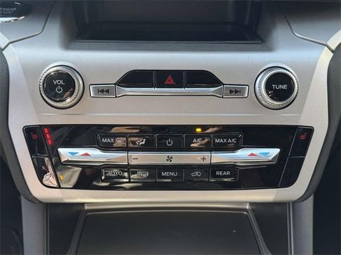 Used 2022 Ford Explorer XLT w/ Equipment Group 202A image 30