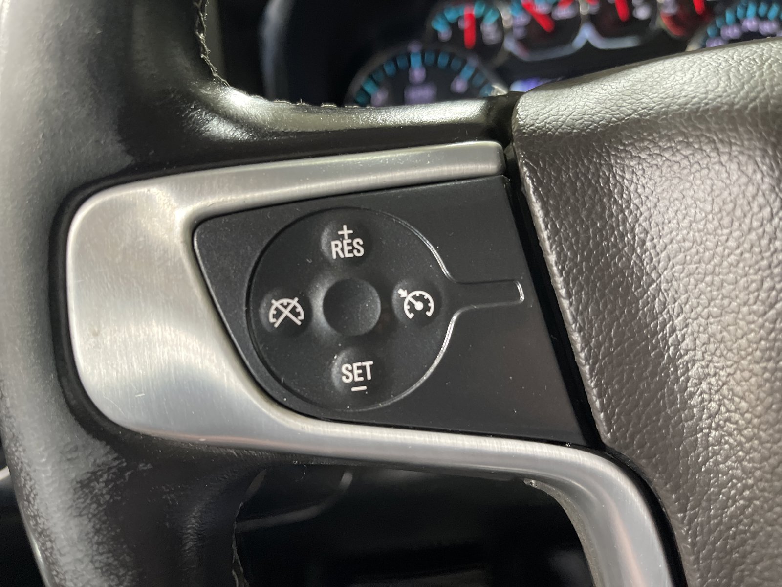 Used 2017 GMC Sierra 1500 SLT w/ SLT Premium Package AWD/4WD image 28