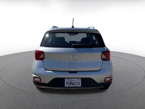 Used 2025 Hyundai Venue SEL image 12