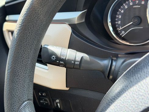 Used 2015 Toyota Corolla LE FWD image 63