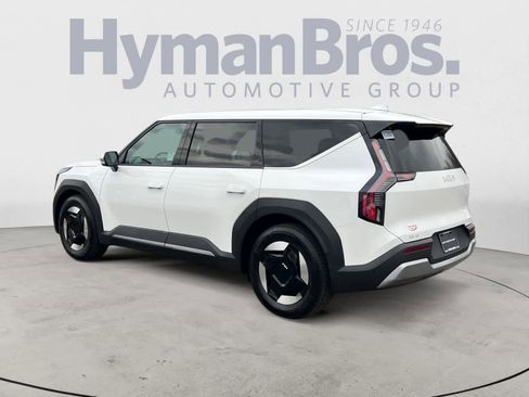 Certified 2024 Kia EV9 Light Long Range image 5