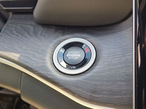 New 2025 Jeep Grand Cherokee Limited w/ Luxury Tech Group II image 32