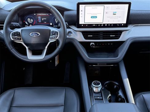 Certified 2025 Ford Explorer Active w/ Active Comfort Package image 11