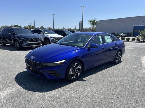 New 2025 Hyundai Elantra Limited image 15