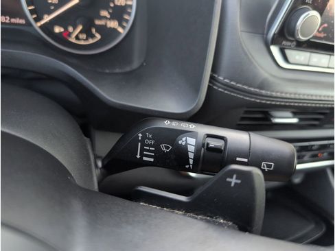 Used 2023 Nissan Rogue S image 25