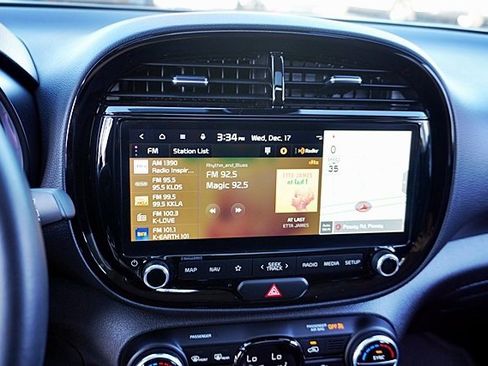 Used 2023 Kia Soul EX image 25