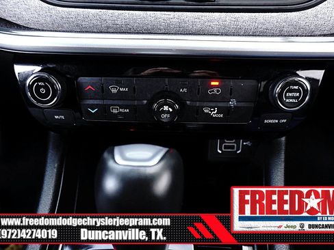 Certified 2024 Jeep Compass Latitude image 23