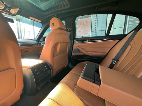 Used 2021 BMW 530i image 18