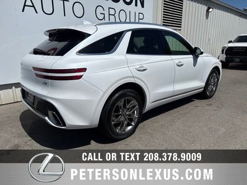 Used 2025 Genesis GV70 2.5T AWD/4WD image 3
