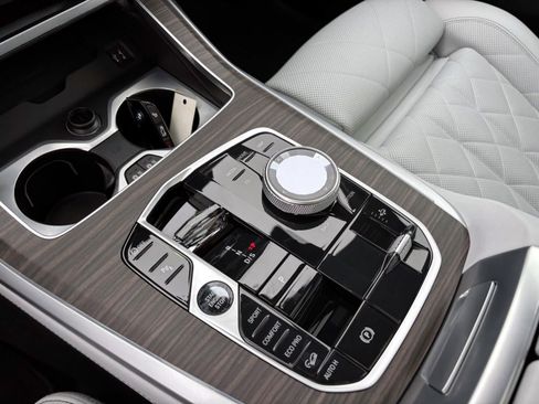 Used 2023 BMW X7 xDrive40i w/ Executive Package image 23