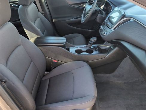 Used 2024 Chevrolet Malibu LT image 27
