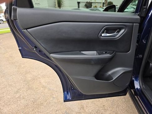Used 2025 Nissan Rogue SV FWD image 18