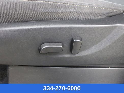 Used 2024 Nissan Frontier SV w/ SV Convenience Package image 17