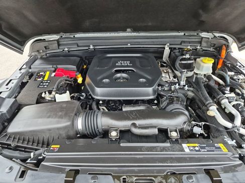 Used 2021 Jeep Wrangler Unlimited Rubicon 4xe w/ Safety Group AWD/4WD image 16