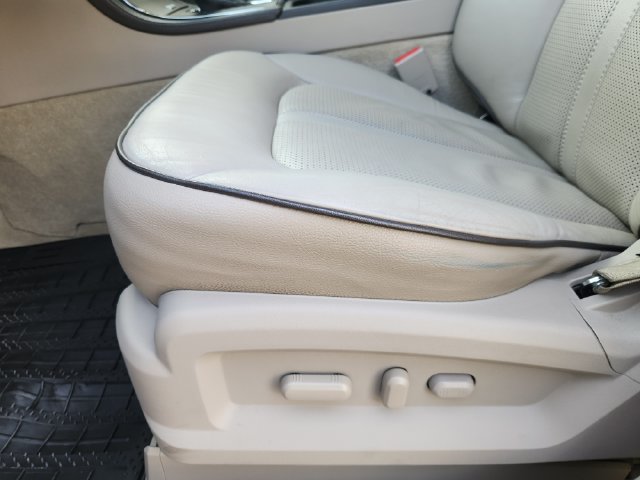 Used 2013 Lincoln MKX FWD image 24