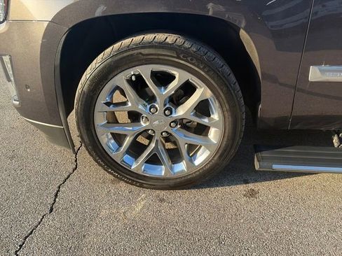 Used 2017 Cadillac Escalade ESV Premium Luxury image 57