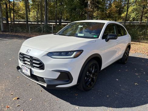 Used 2025 Honda HR-V Sport image 7