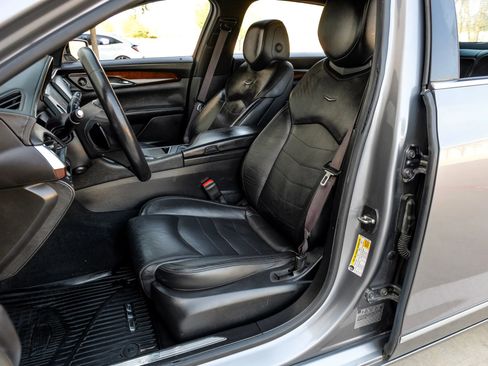 Used 2018 Cadillac CT6 2.0T RWD image 36