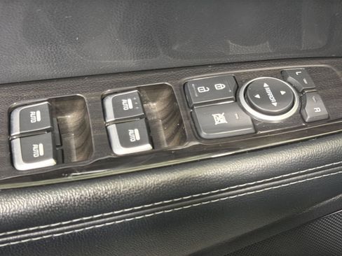 Used 2019 Kia Sorento LX w/ LX Convenience Package image 13