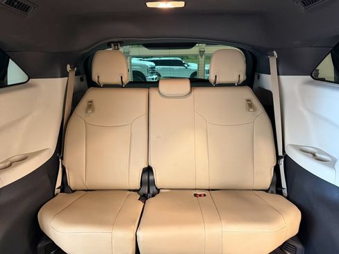 Used 2024 Toyota Sienna XLE FWD image 32