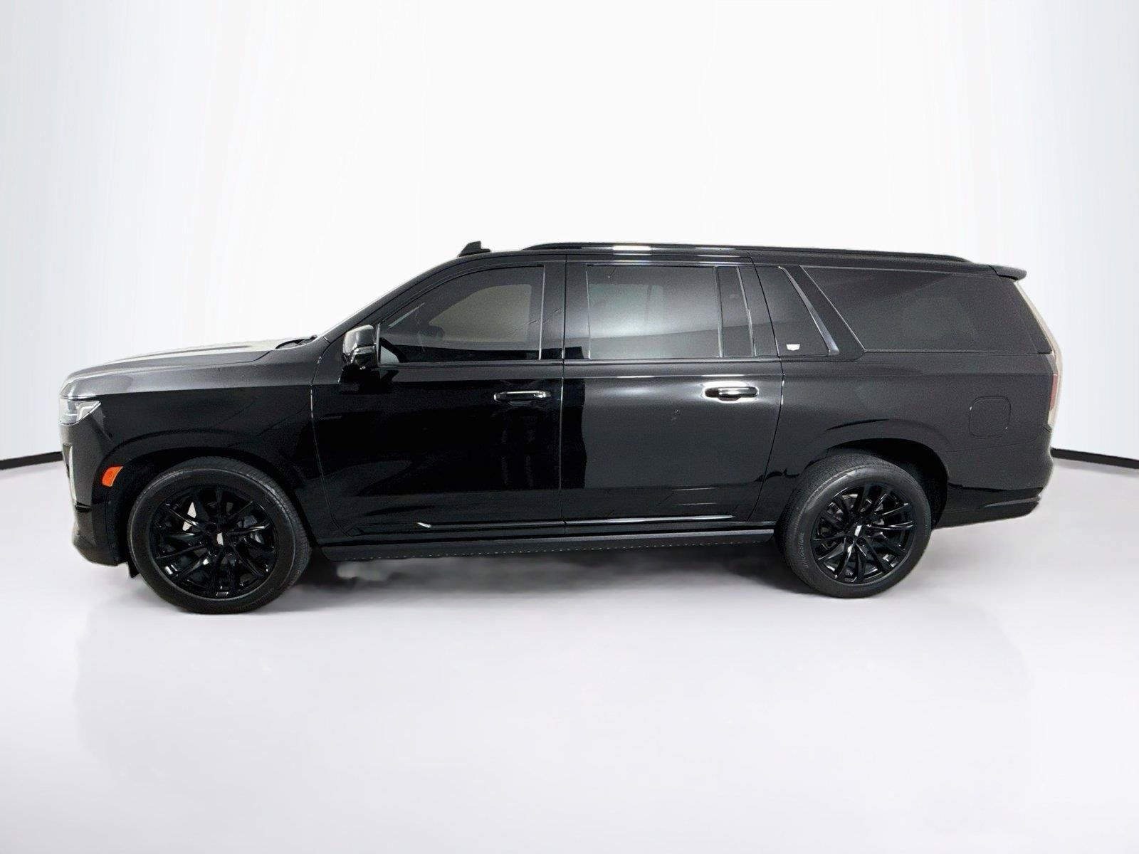 Used 2021 Cadillac Escalade ESV Sport w/ Driver Assist Tech Package AWD/4WD image 2