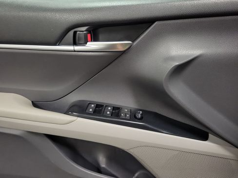 Used 2019 Toyota Camry LE FWD image 25