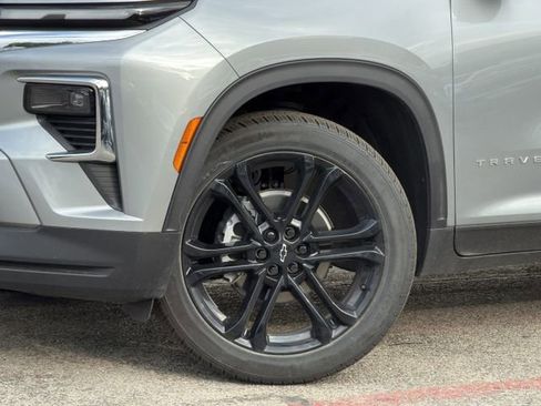 New 2026 Chevrolet Traverse LT w/ Driver Confidence Package FWD image 8