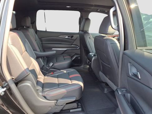 Used 2025 Chevrolet Traverse RS w/ LPO, Floor Liner Package AWD/4WD image 12