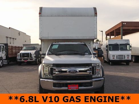 Used 2017 Ford F550 2WD Regular Cab Super Duty image 3