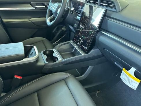 New 2026 GMC Terrain Elevation w/ Elevation Premium Package AWD/4WD image 18