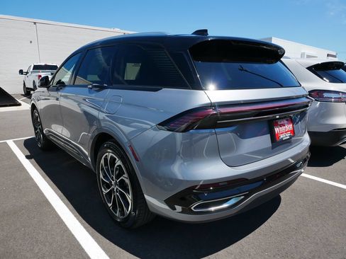 Certified 2025 Lincoln Nautilus Reserve AWD/4WD image 6