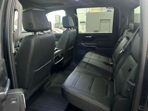 Used 2021 GMC Sierra 3500 Denali w/ Denali Ultimate Package image 17