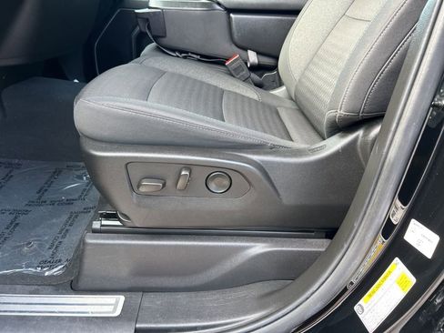 Used 2025 Chevrolet Silverado 1500 LT AWD/4WD image 17