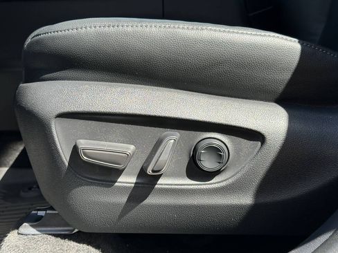 Used 2025 Toyota Grand Highlander AWD Hybrid image 18