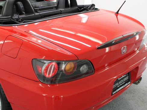 Used 2004 Honda S2000 image 32
