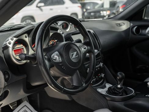 Used 2010 Nissan 370Z Touring w/ Sport Pkg RWD image 15